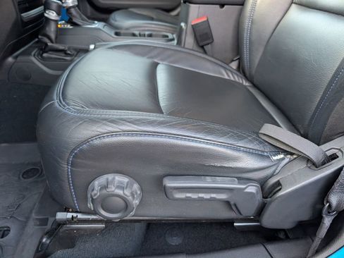 Used 2022 Jeep Gladiator Willys image 10