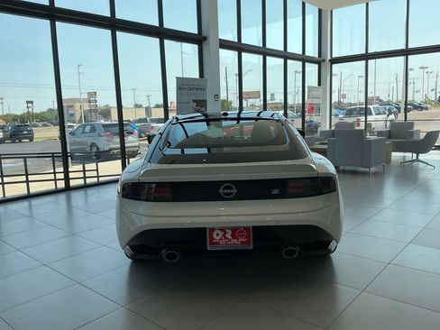 New 2025 Nissan Z Performance w/ Floor Mat Package image 4