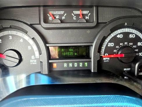 Used 2011 Ford E-350 and Econoline 350 XLT image 13