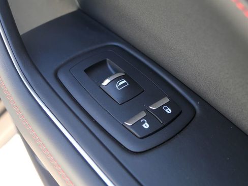 Used 2024 Maserati Levante GT Ultima image 28