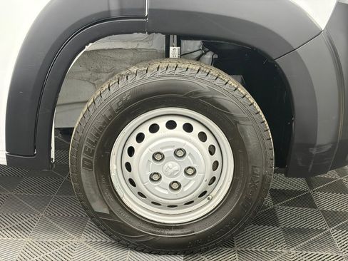 Used 2024 RAM ProMaster 2500 w/ Convenience Group image 33