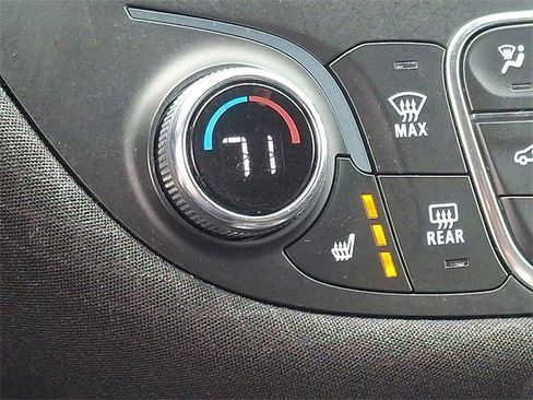 Used 2023 Chevrolet Malibu LT image 22