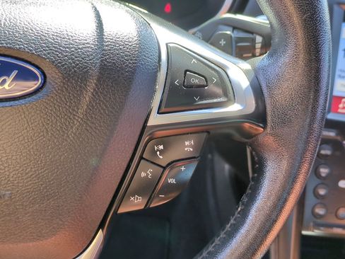 Used 2019 Ford Fusion Titanium FWD image 18