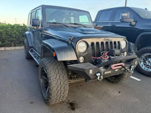 Used 2018 Jeep Wrangler Unlimited Sahara AWD/4WD image 2