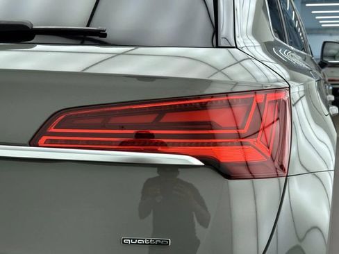 Used 2023 Audi Q5 2.0T Premium w/ Convenience Package AWD/4WD image 9