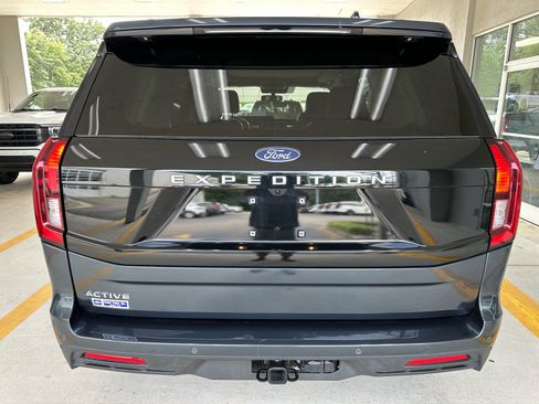 Certified 2025 Ford Expedition Active AWD/4WD image 10