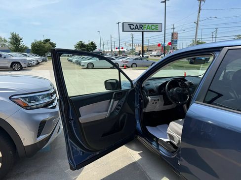 Used 2014 Subaru Forester 2.5i AWD/4WD image 17