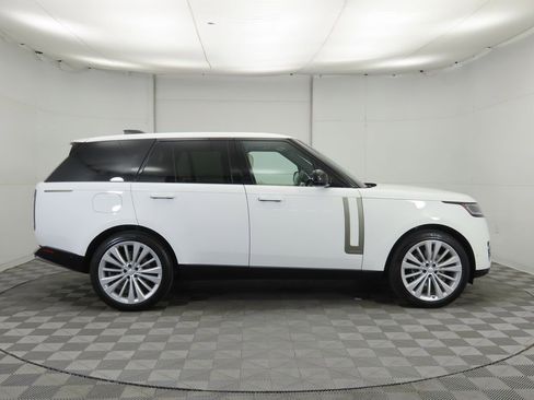 New 2025 Land Rover Range Rover Autobiography image 4
