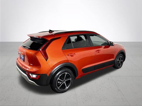 Certified 2023 Kia Niro EX FWD image 7