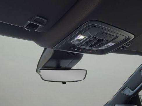 Used 2022 Chevrolet Silverado 1500 ZR2 w/ Technology Package image 28