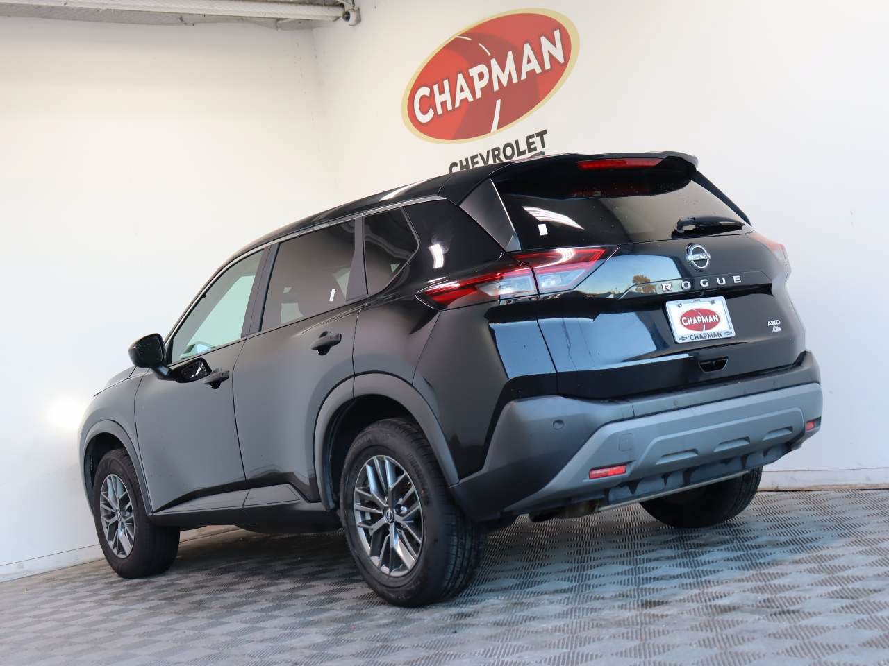 Used 2023 Nissan Rogue S AWD/4WD image 4