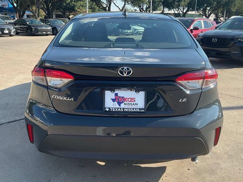 Used 2025 Toyota Corolla LE FWD image 5