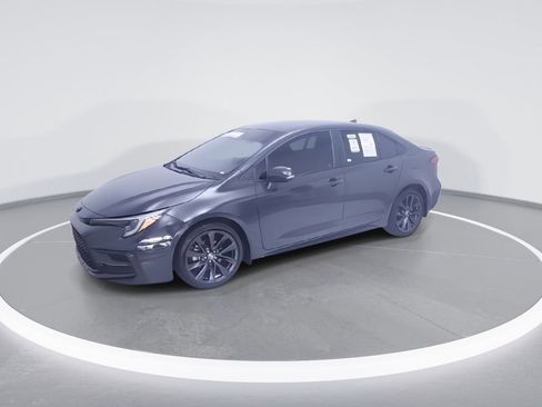 Used 2023 Toyota Corolla SE w/ Carpet Mat Package (TMS) image 6