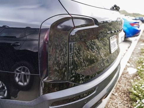 Used 2022 Kia Telluride S image 12