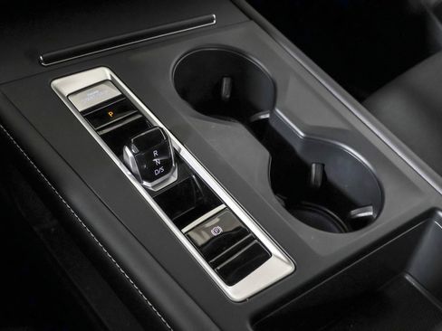 Used 2025 Volkswagen Atlas SE image 29