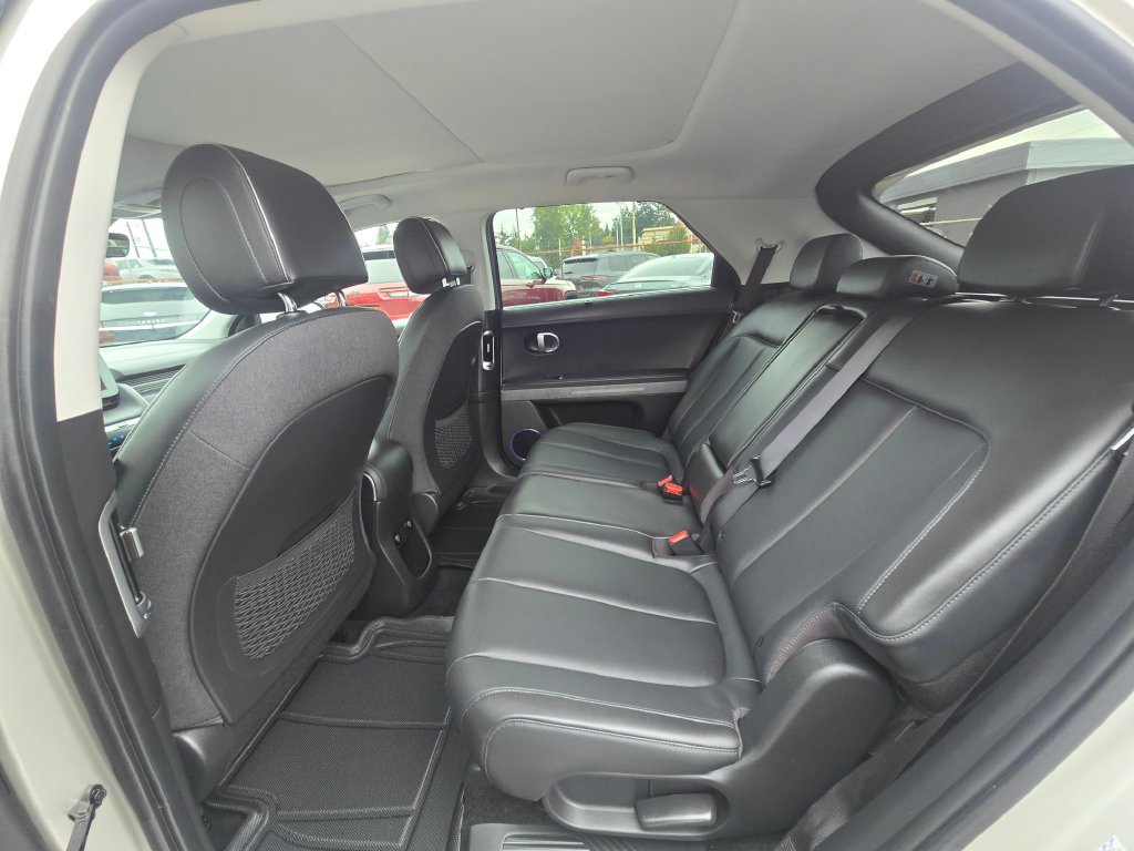 Used 2023 Hyundai Ioniq 5 Limited AWD/4WD image 16
