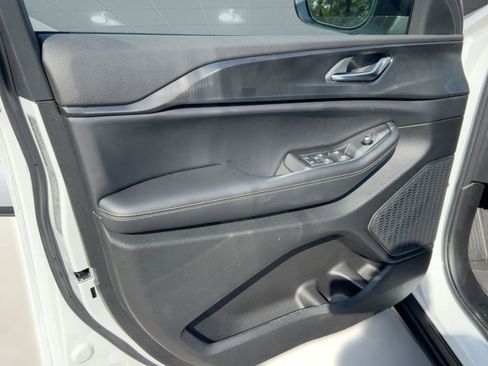 New 2025 Jeep Grand Cherokee Laredo w/ Luxury Tech Group I image 11