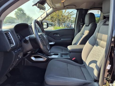 Used 2022 Nissan Frontier SV image 17