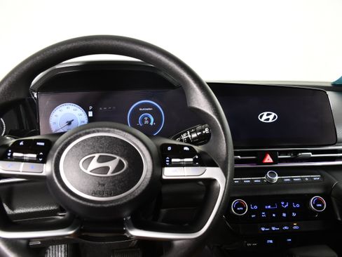 Used 2024 Hyundai Elantra SEL FWD image 16