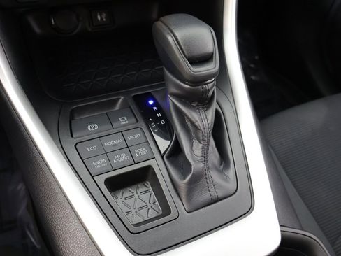 Used 2019 Toyota RAV4 LE image 44