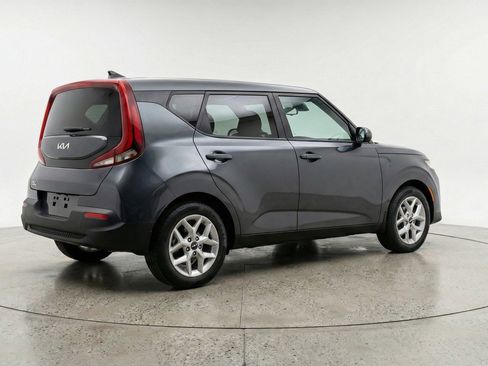 Used 2025 Kia Soul LX w/ LX Technology Package FWD image 9