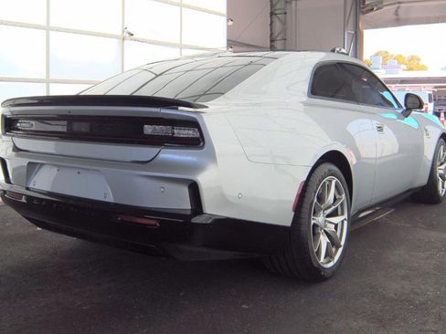 Used 2025 Dodge Charger Daytona Scat Pack w/ Track Pack image 4