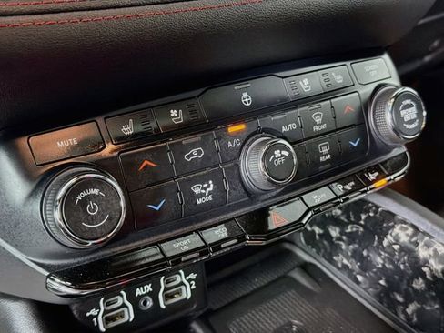 Used 2024 Dodge Durango R/T AWD/4WD image 16