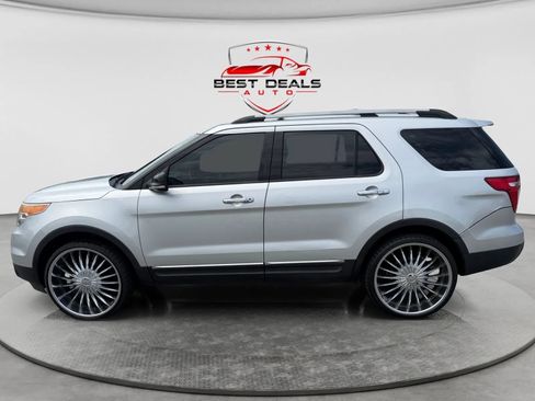 Used 2013 Ford Explorer XLT w/ Class III Trailer Tow Pkg AWD/4WD image 2