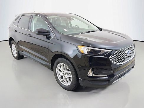 Used 2024 Ford Edge SEL w/ Convenience Package image 2