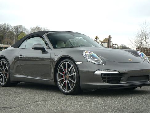 Used 2013 Porsche 911 Carrera S RWD image 2