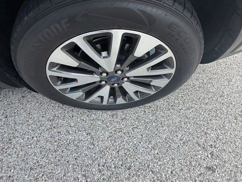 Used 2020 Ford Escape Titanium FWD image 8