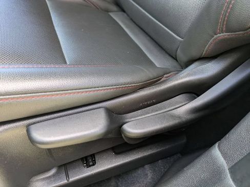 Certified 2024 Chevrolet Trax RS w/ Sunroof Package FWD image 12
