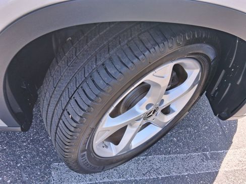 Used 2018 Mercedes-Benz GLA 250 4MATIC w/ Premium Package image 21