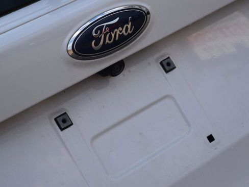 Used 2017 Ford Escape SE image 12