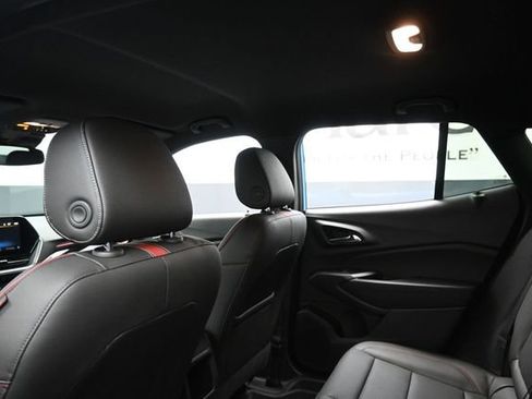 Used 2024 Chevrolet Trax RS w/ Driver Confidence Package FWD image 25