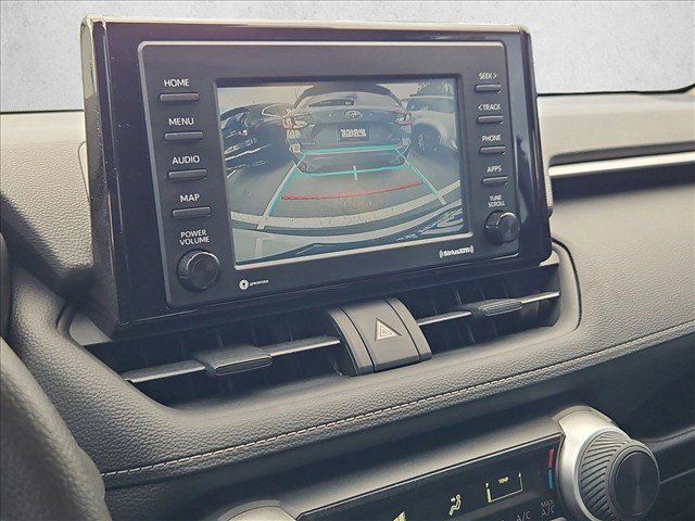 Used 2020 Toyota RAV4 LE FWD image 14