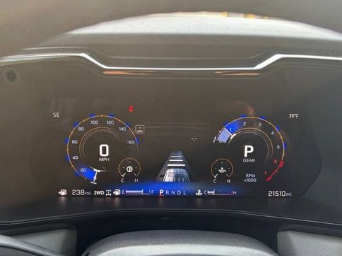 Used 2024 Chevrolet Colorado ZR2 w/ ZR2 Convenience Package III AWD/4WD image 17