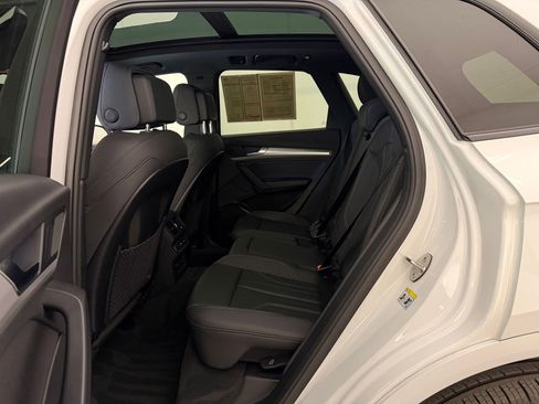 Certified 2025 Audi Q5 2.0T Premium w/ Convenience Plus Package image 15