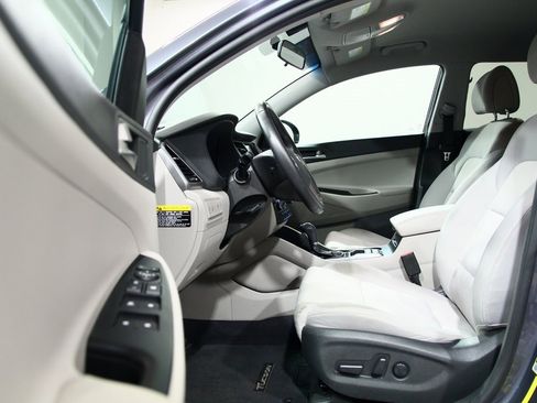 Used 2018 Hyundai Tucson Sport image 17