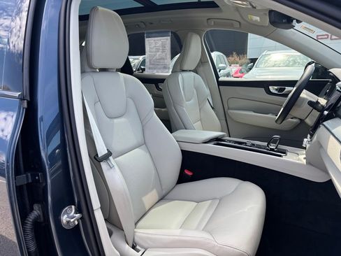 Used 2024 Volvo XC60 B5 Core w/ Climate Package AWD/4WD image 18