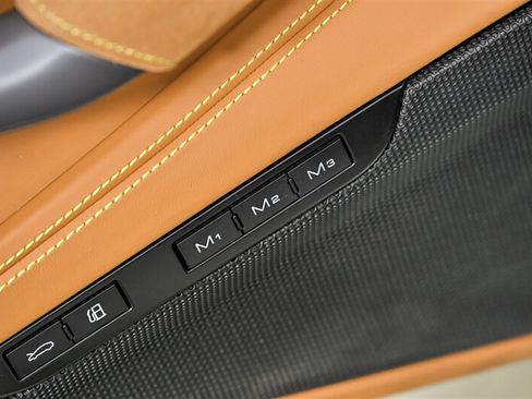 Used 2022 Ferrari F8 Tributo RWD image 18