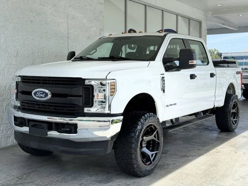 Used 2019 Ford F250 XL w/ Power Equipment Group AWD/4WD image 1