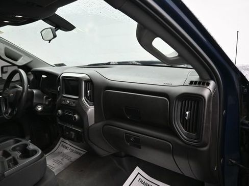 Used 2019 Chevrolet Silverado 1500 Custom w/ Custom Value Package AWD/4WD image 8