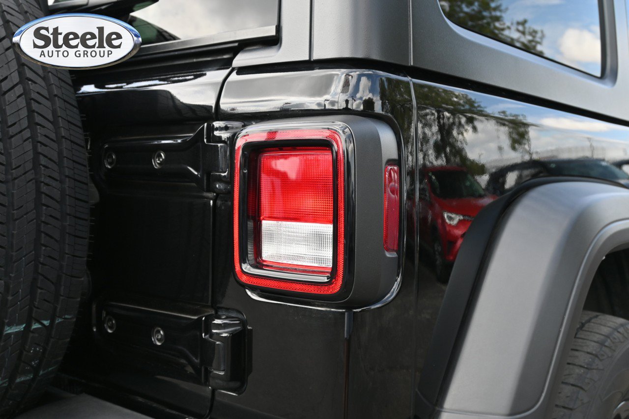 Used 2022 Jeep Wrangler Unlimited Sport AWD/4WD image 21