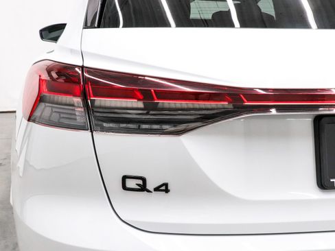 Used 2025 Audi Q4 e-tron Premium Plus w/ Premium Plus image 47