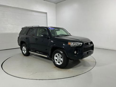 Used 2018 Toyota 4Runner SR5 Premium image 2