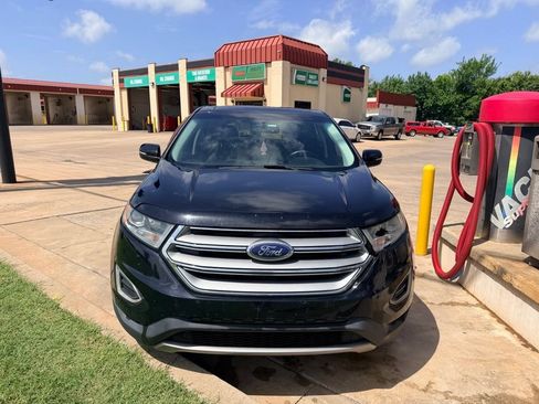 Used 2017 Ford Edge Titanium w/ Equipment Group 301A FWD image 18