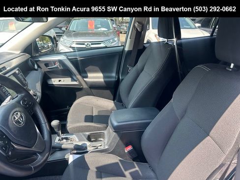 Used 2017 Toyota RAV4 XLE AWD/4WD image 10
