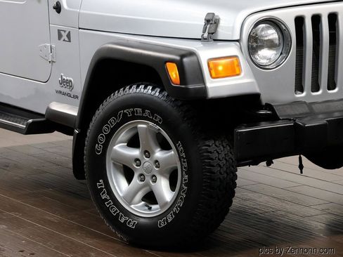Used 2006 Jeep Wrangler X w/ Tire & Wheel Group (Ecco) AWD/4WD image 3