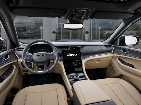 New 2025 Jeep Grand Cherokee Limited w/ Black Appearance Package AWD/4WD image 15